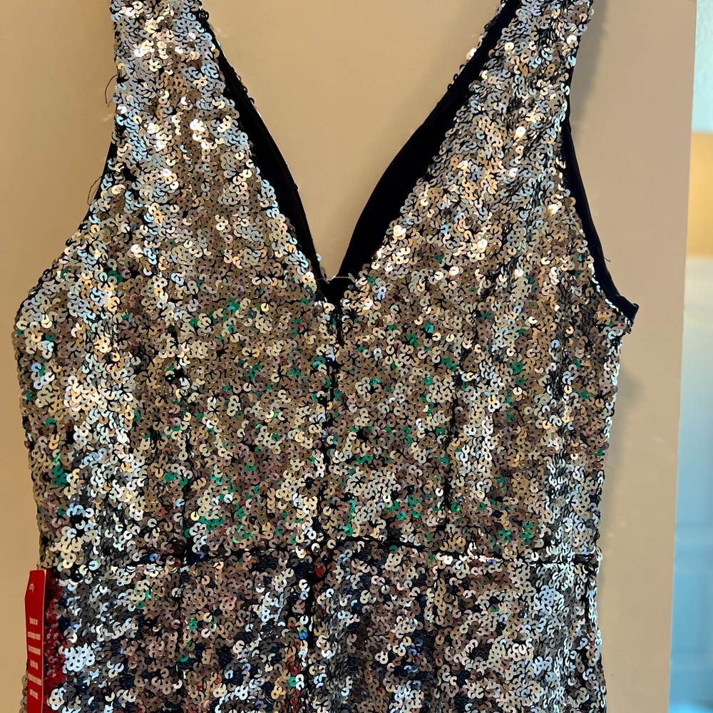 New. Formal Gown. Sequin Silver